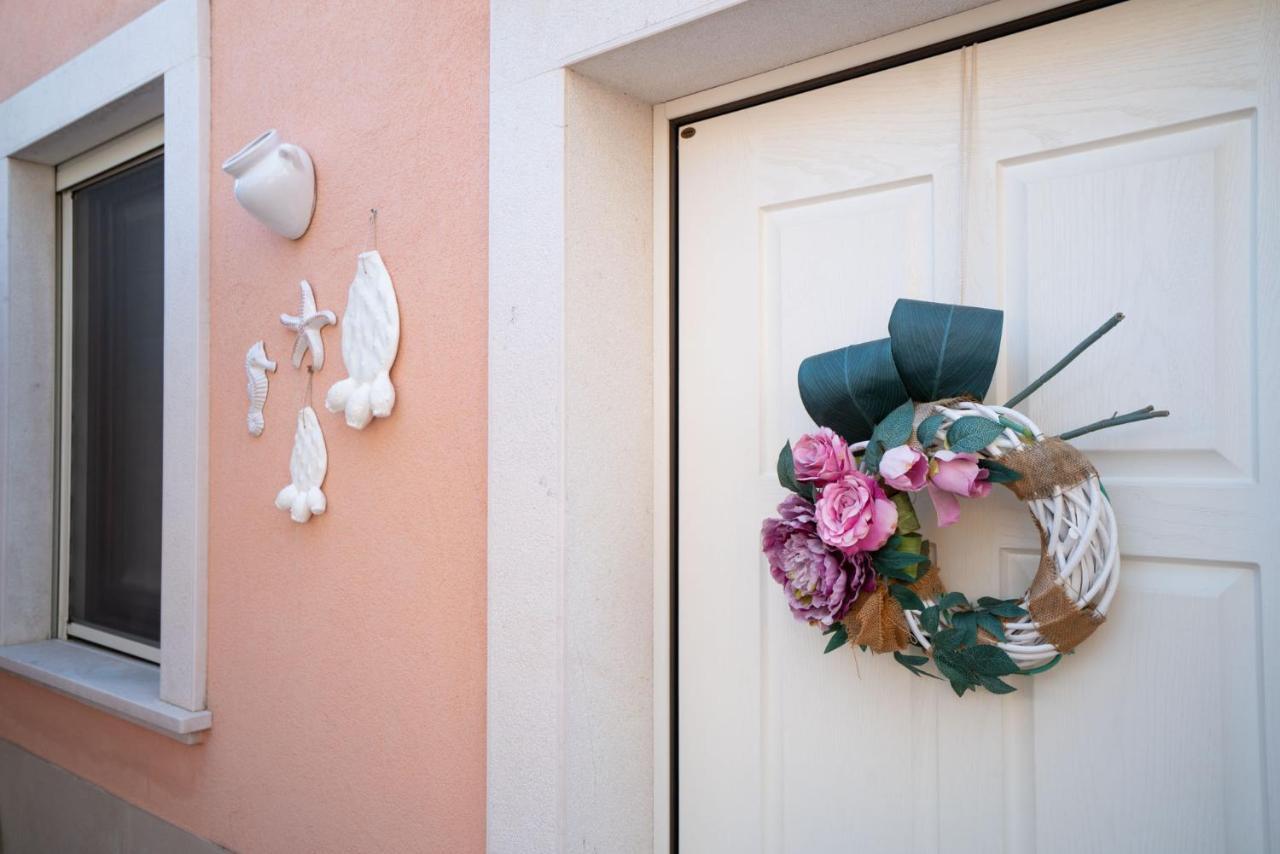 La Casetta Di Chiara B&B โปลีญาโนอามาเร ภายนอก รูปภาพ