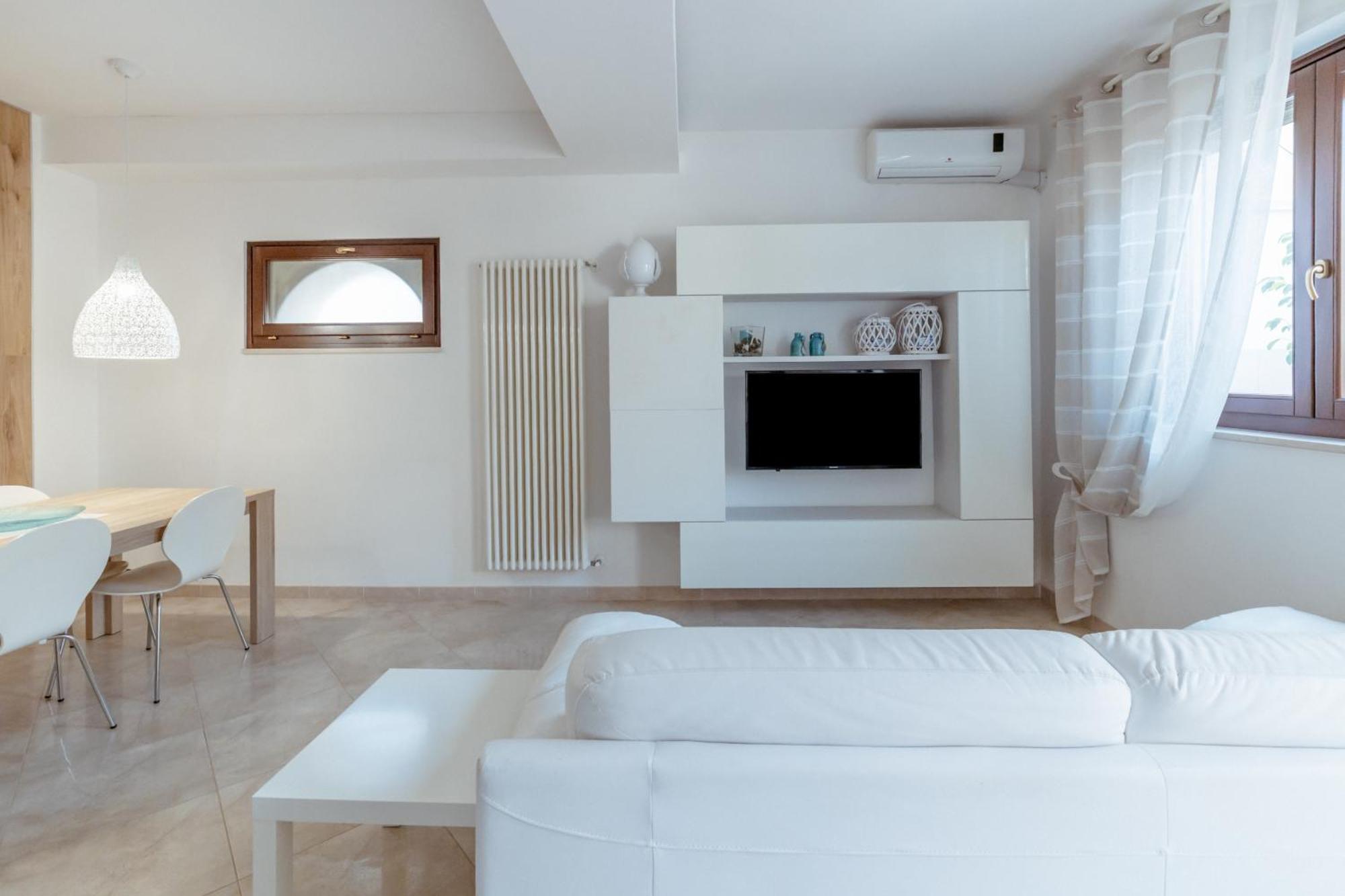 La Casetta Di Chiara B&B โปลีญาโนอามาเร ภายนอก รูปภาพ