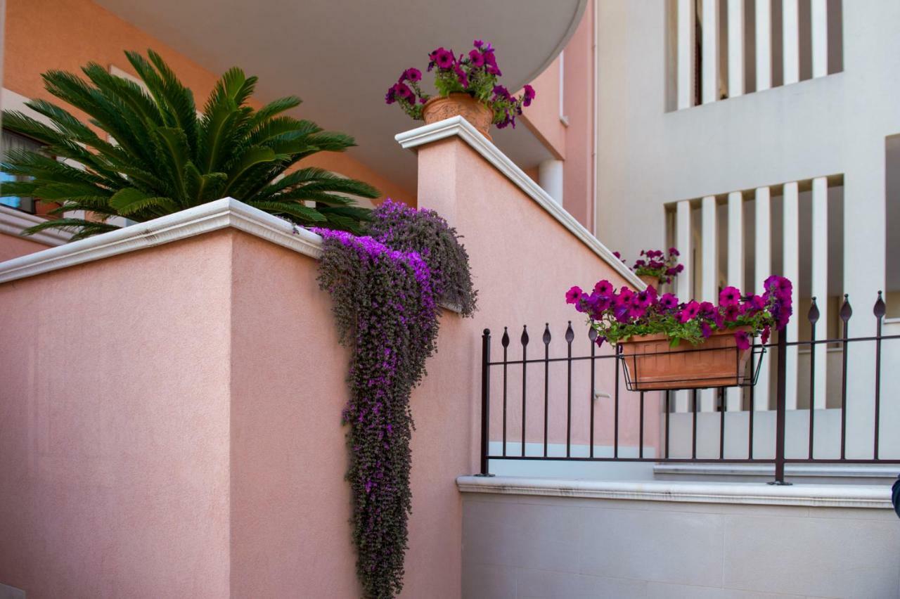 La Casetta Di Chiara B&B โปลีญาโนอามาเร ภายนอก รูปภาพ